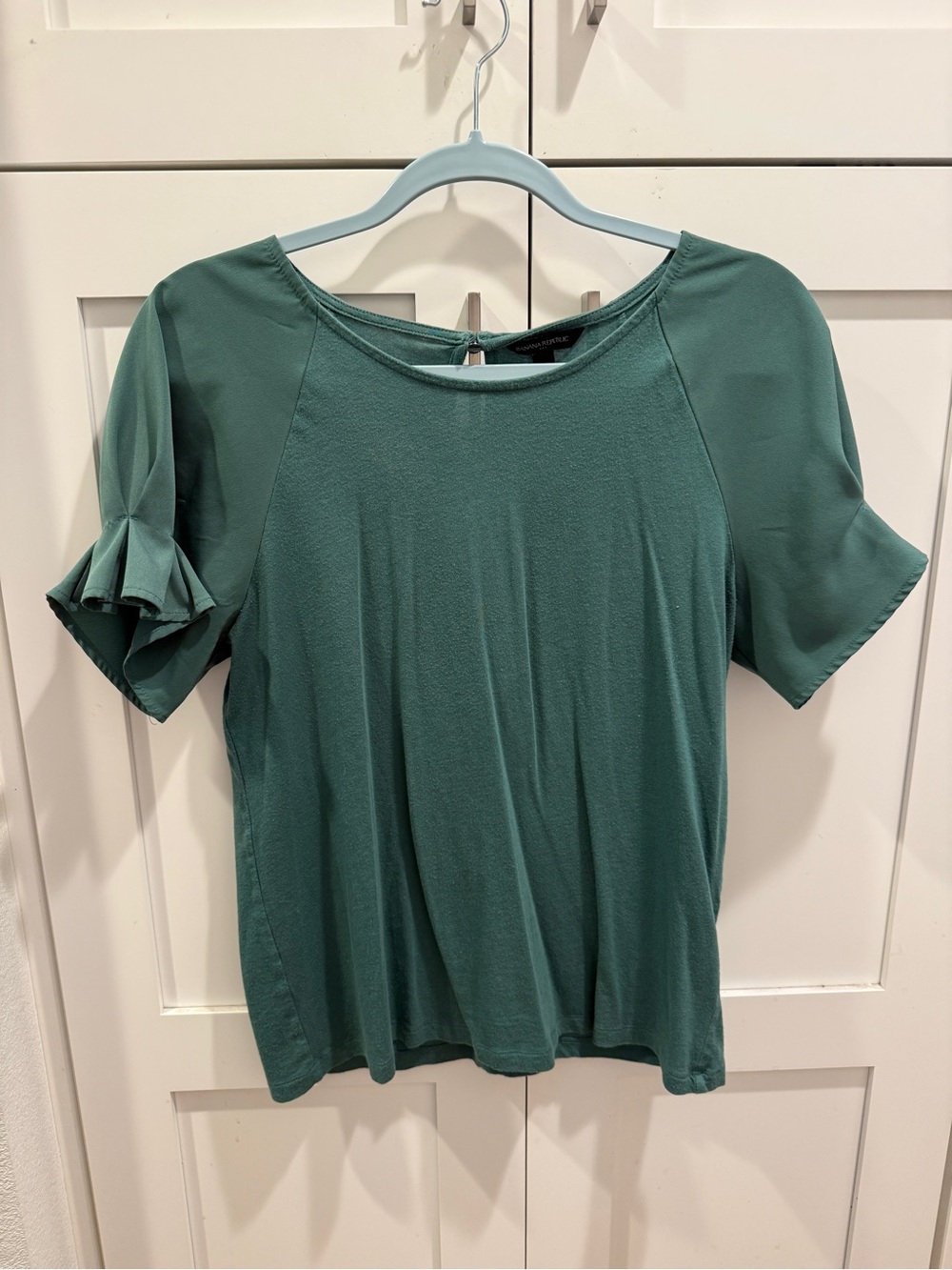 Womens Short Sleeve Keyhole Top in Teal Green